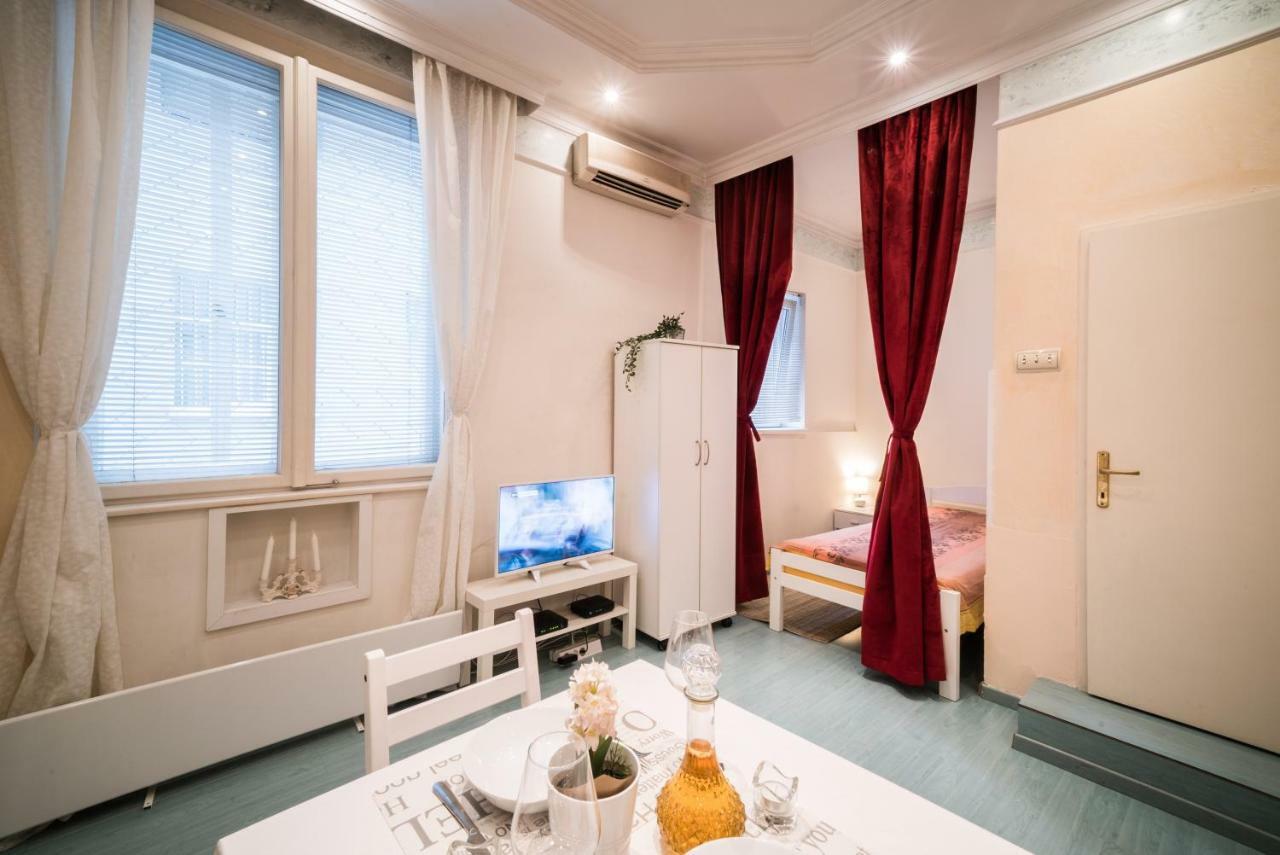White Pearl Apartment เบลเกรด ภายนอก รูปภาพ